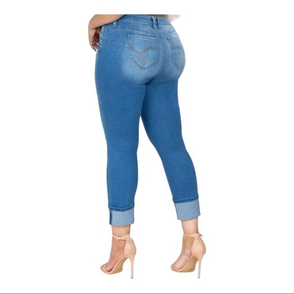 WannaBettaButt Mega Cuff Ankle Jeans - Picture 2 of 4